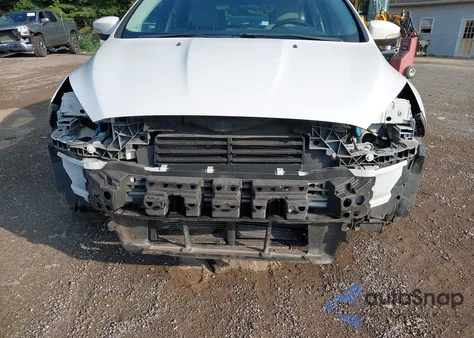 2015 Ford Focus Se z USA, uszkodzony, nr VIN 1FADP3K22FL355827